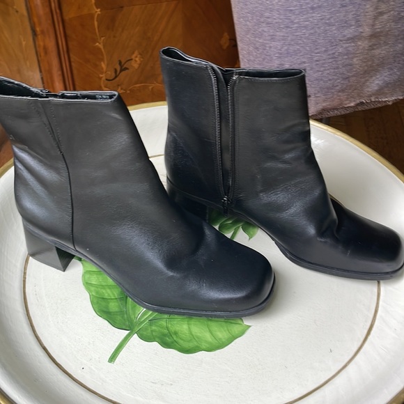 Brand new black, leather booties size 10M by Saint Johns Bay - Picture 2 of 13